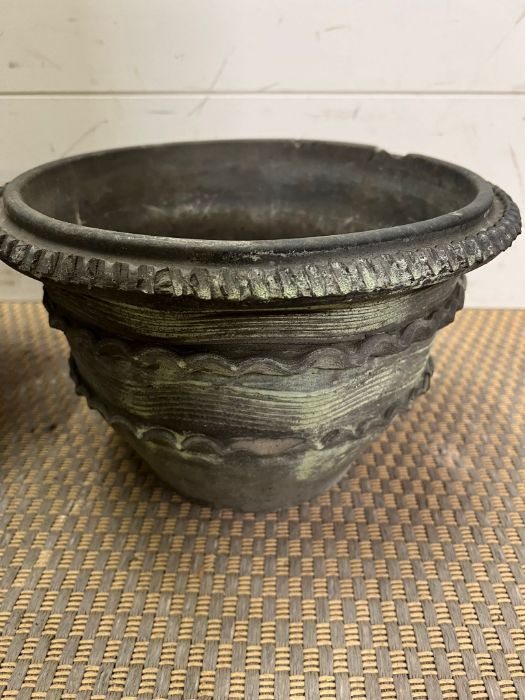 Two garden pots - Image 2 of 2