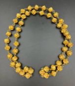A Persian gold necklace with ornate ball design (Total Weight 151g)