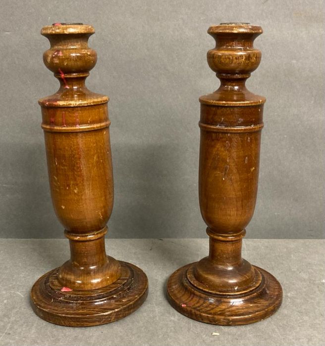 A pair of turned wooden candle sticks and a turned wood raised platter - Image 2 of 5