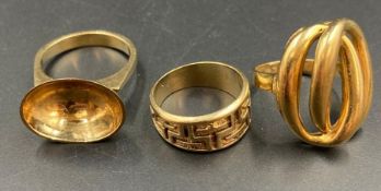A selection of three 14ct gold rings, various styles (18.5g)