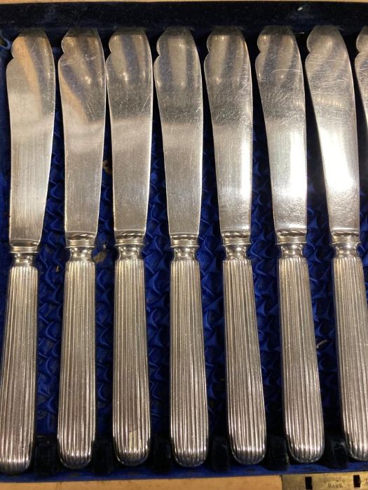 A Twelve place setting silver plate fish knives and forks canteen. - Image 6 of 6