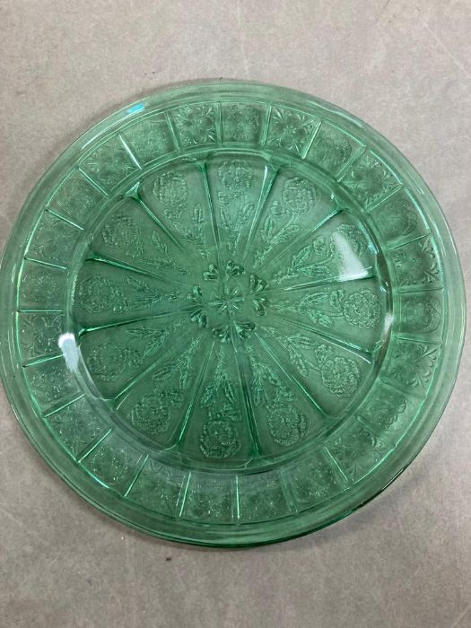 Eleven green glass plates with floral detail - Image 5 of 6