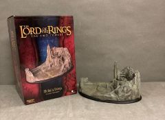 The Lords of the Ring Sideshow Weta Collectible "Helms Deep environment" display model