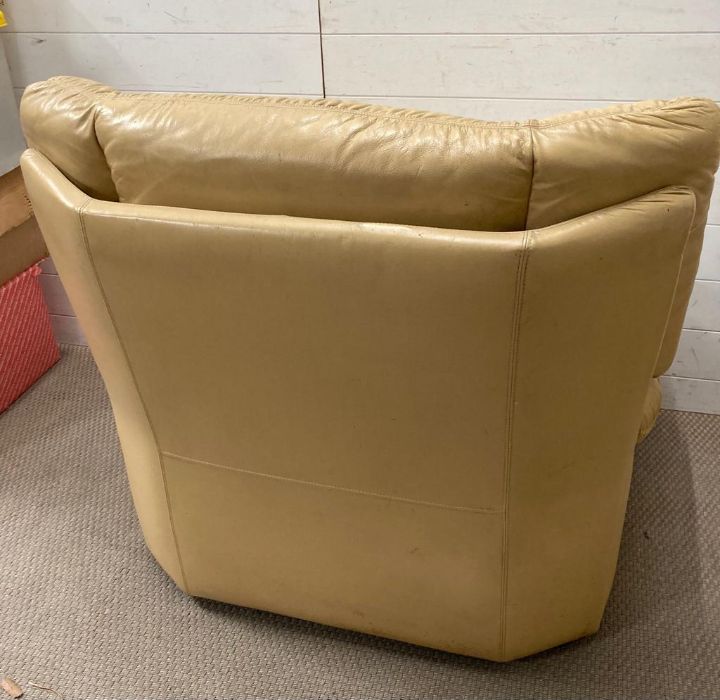 A Mid Century Leather Lounge Chair - Image 2 of 3