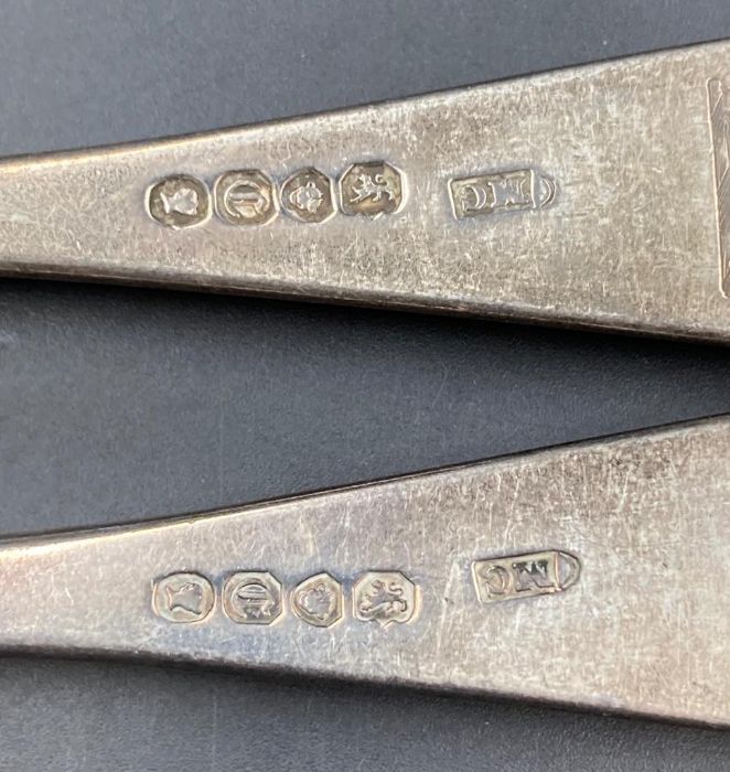 A set of five silver teaspoons, hallmarked for London, makers mark DF (Approximate total weight - Image 3 of 4