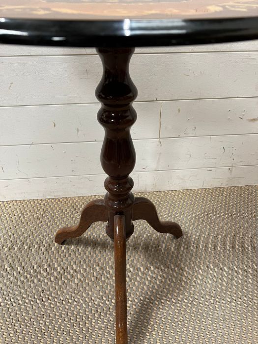 A pedestal inlaid satin wood table (H63cm Dia48cm) - Image 3 of 3