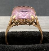 A gold Gem stone ring (Approximate Total Weight 3.1g)