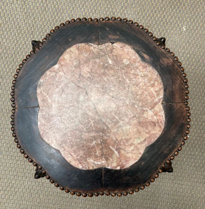 An antique Chinese carved hardwood stand with marble top - Image 2 of 5