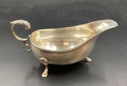 A silver sauce boat hallmarked for Birmingham 1987 by W I Broadway & Co (Approximate Total weight