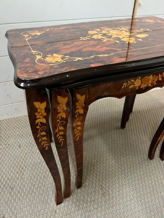 A nest of three inlaid satin wood tables - Image 2 of 4