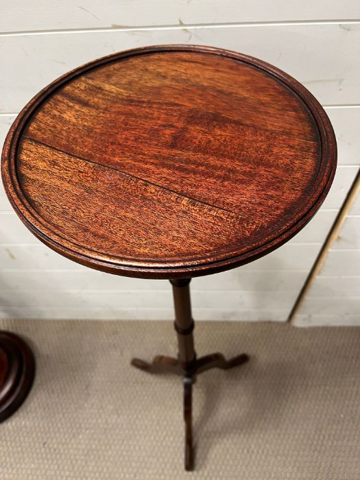 A mahogany lamp table on tripod legs (H102cm Dia29cm) - Image 2 of 2