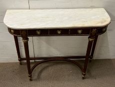 A reproduction Louis style console table (H79cm W95cm D31cm)
