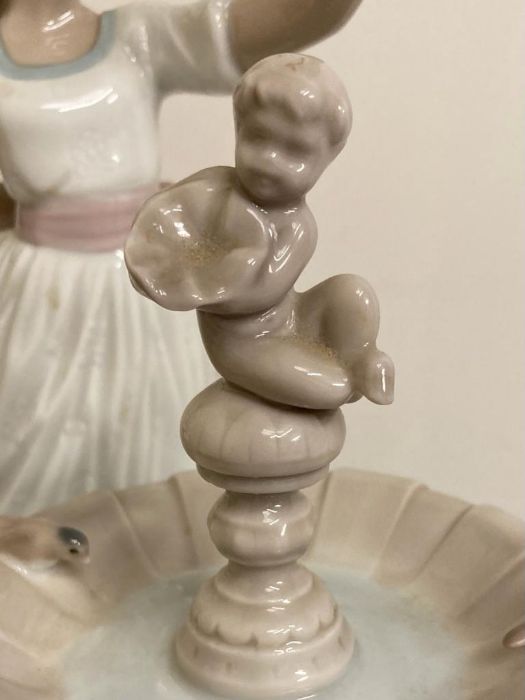 A Lladro figurine "Spring Joy" - Image 2 of 5