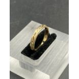 A 9ct gold ring (Approximate Total Weight 2g) Size N