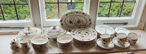 Villeroy and Boch dinner service and part tea service