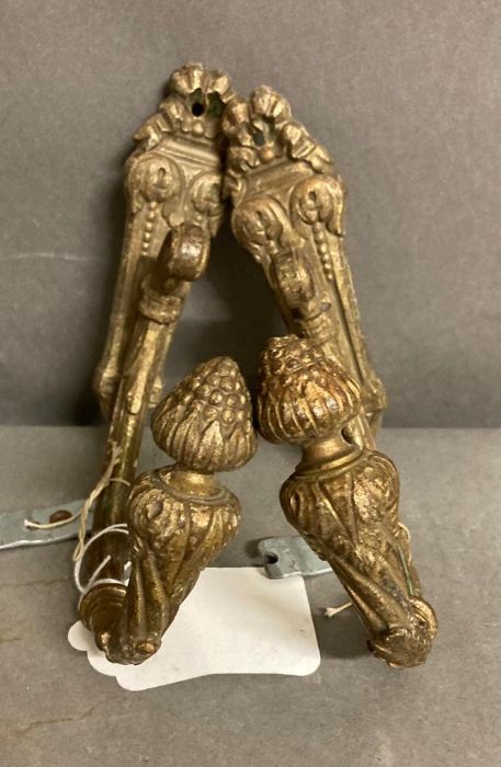 Two pairs of gilt bronze curtain tie backs in the rococo style - Image 2 of 6