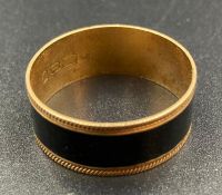 A Georgian 18ct gold memorial ring (Approximate Total weight 4.8g) AF