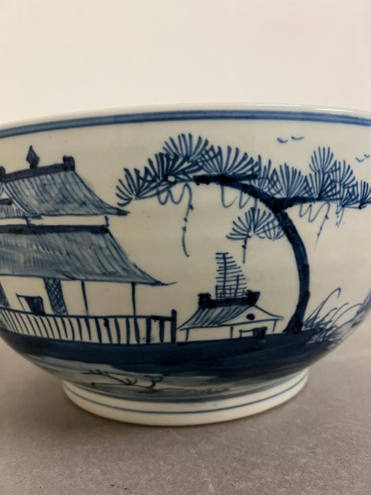 A large blue and white Chinese scene porcelain bowl (H19cm Dia41cm) - Image 2 of 5
