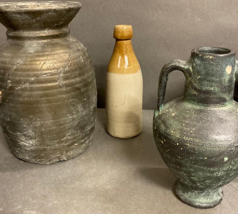 A selection of vintage clay pots and amphora and a stoneware bottle - Image 4 of 4