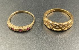 Two 9ct gold rings (Approximate Total Weight 3.6g)
