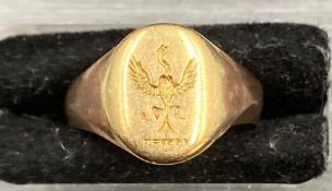A 9ct gold signet ring (Approximate Total weight 2.8g)