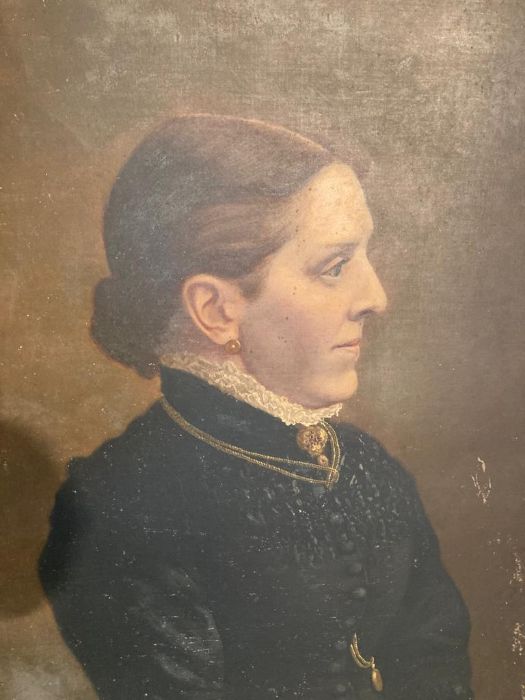 An oil on canvas of a portrait of a Victorian lady - Image 4 of 4