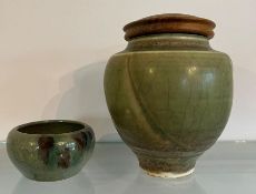 A Studio pottery lidded jar by Bridget Drakeford Ceramics