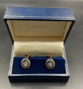 A pair of 9ct gold Gents cuff links, (Approximate total weight 4.5g)