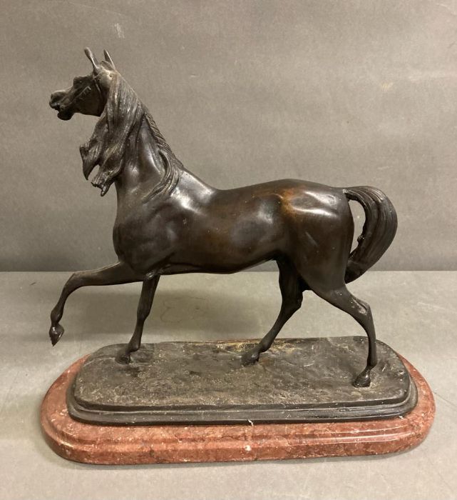 A Bronze of a Horse on a marble plinth, plinth 34 cm in length. - Image 7 of 8