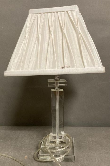 A Pair of contemporary bedside lamps - Image 2 of 7