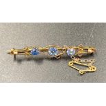 A 9ct gold three blue stone brooch 9Approximate Total weight 2.4g)