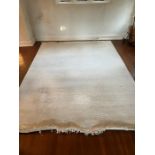 An Indian 100% wool white rug (12FT x 9FT)