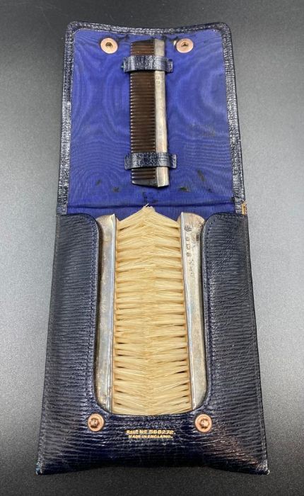 A silver handled comb and brush set, hallmarked for Birmingham - Image 5 of 5