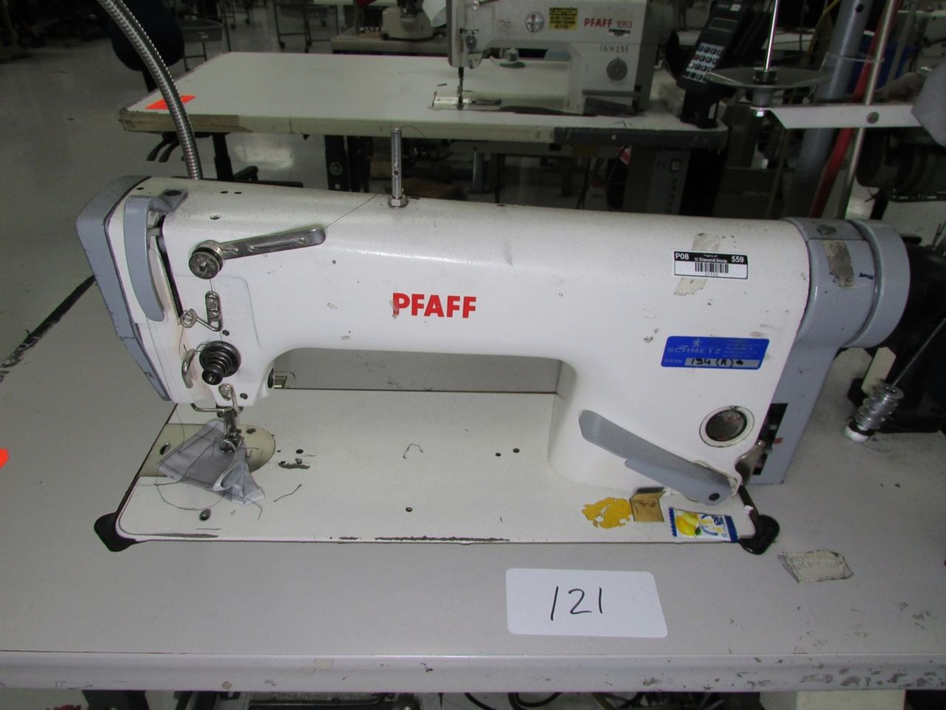 Pfaff Model 563K (S/N: 1597734) Single Needle Chainstitch Sewing Machine, Auto Needle Positioner, - Image 4 of 11