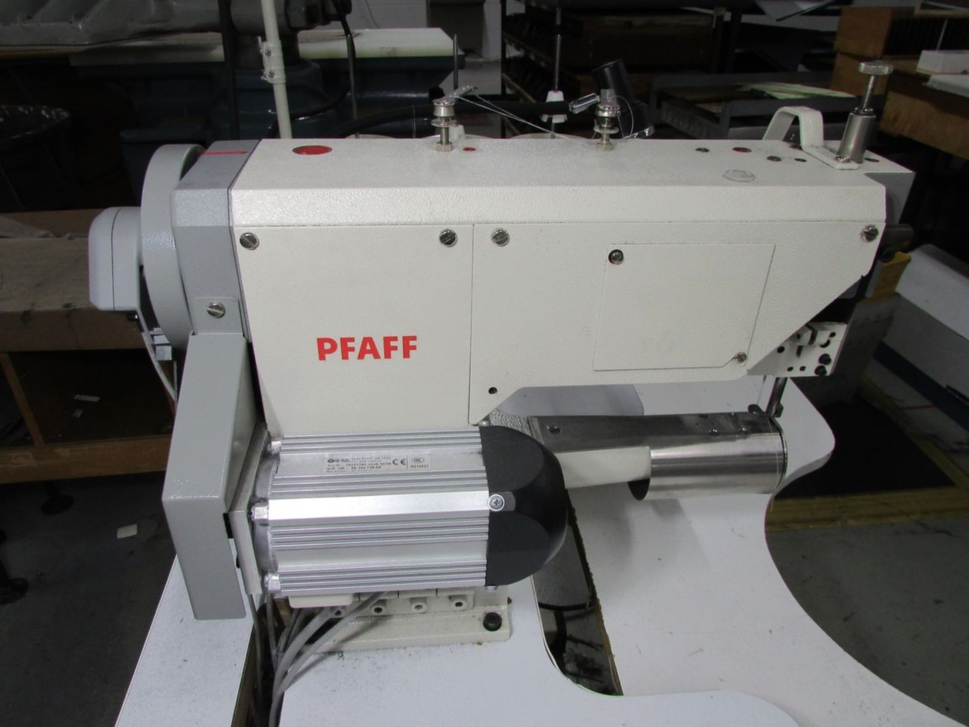 Pfaff Model 333-12/02-6/01 (S/N: 7206020) Single Needle Lockstitch Cylinder Bed Sewing Machine, - Image 7 of 10