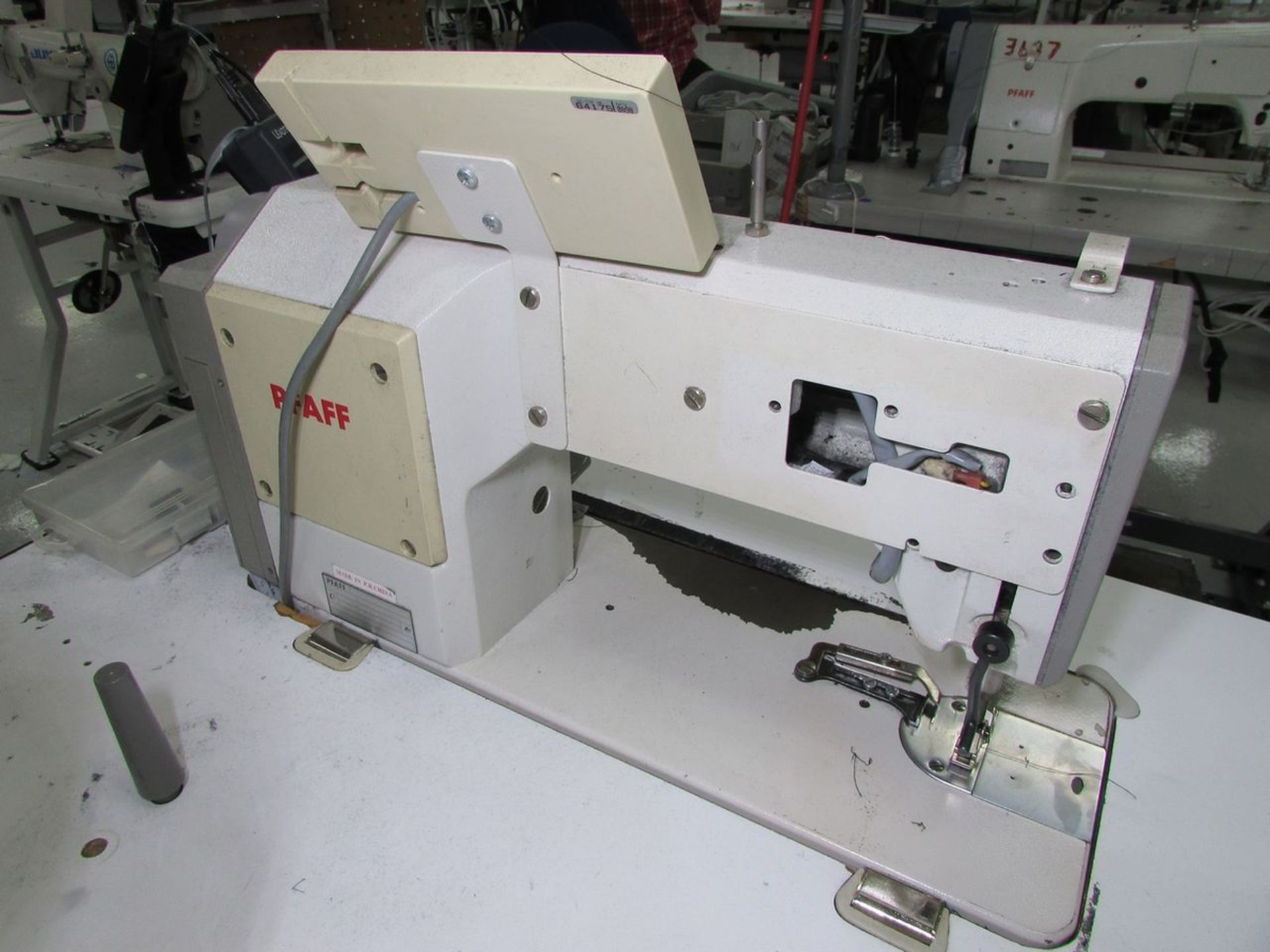 Pfaff Model 1053-8/31-900/24-909/04-910/06-911/37 (S/N: 3-117054) Single Needle Lockstitch Sewing - Image 9 of 10