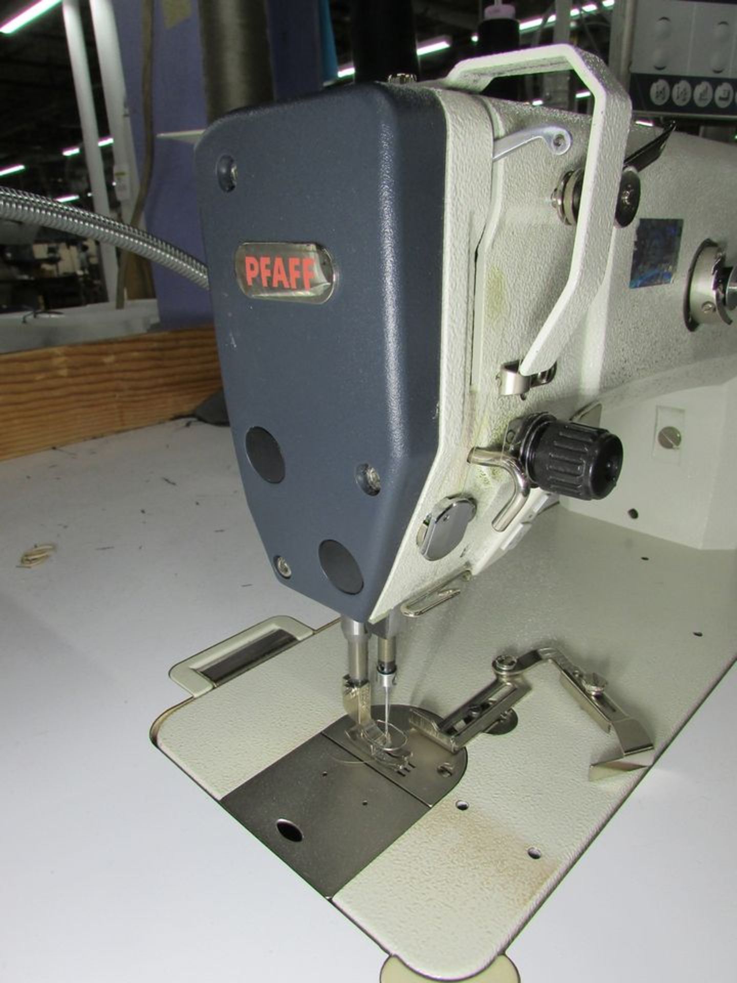 Pfaff Model 2083-8/31-900/24 (S/N: 7260736) Single Needle Lockstitch Sewing Machine, Back Tack, - Image 6 of 11