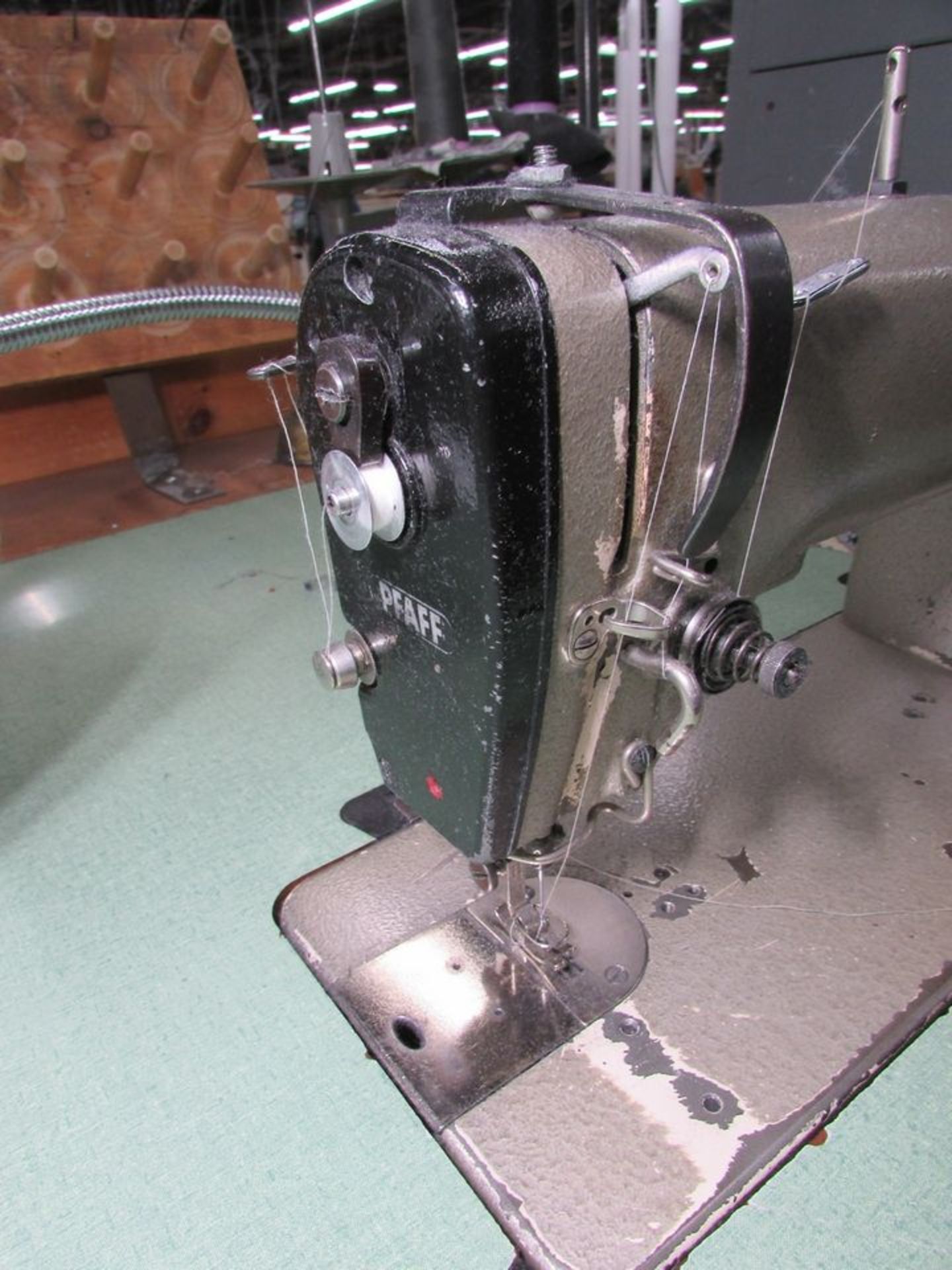 Pfaff Model 463-34/01 (S/N: 1322568) Single Needle Lockstitch Sewing Machine, Back Tack, Auto Needle - Image 5 of 9