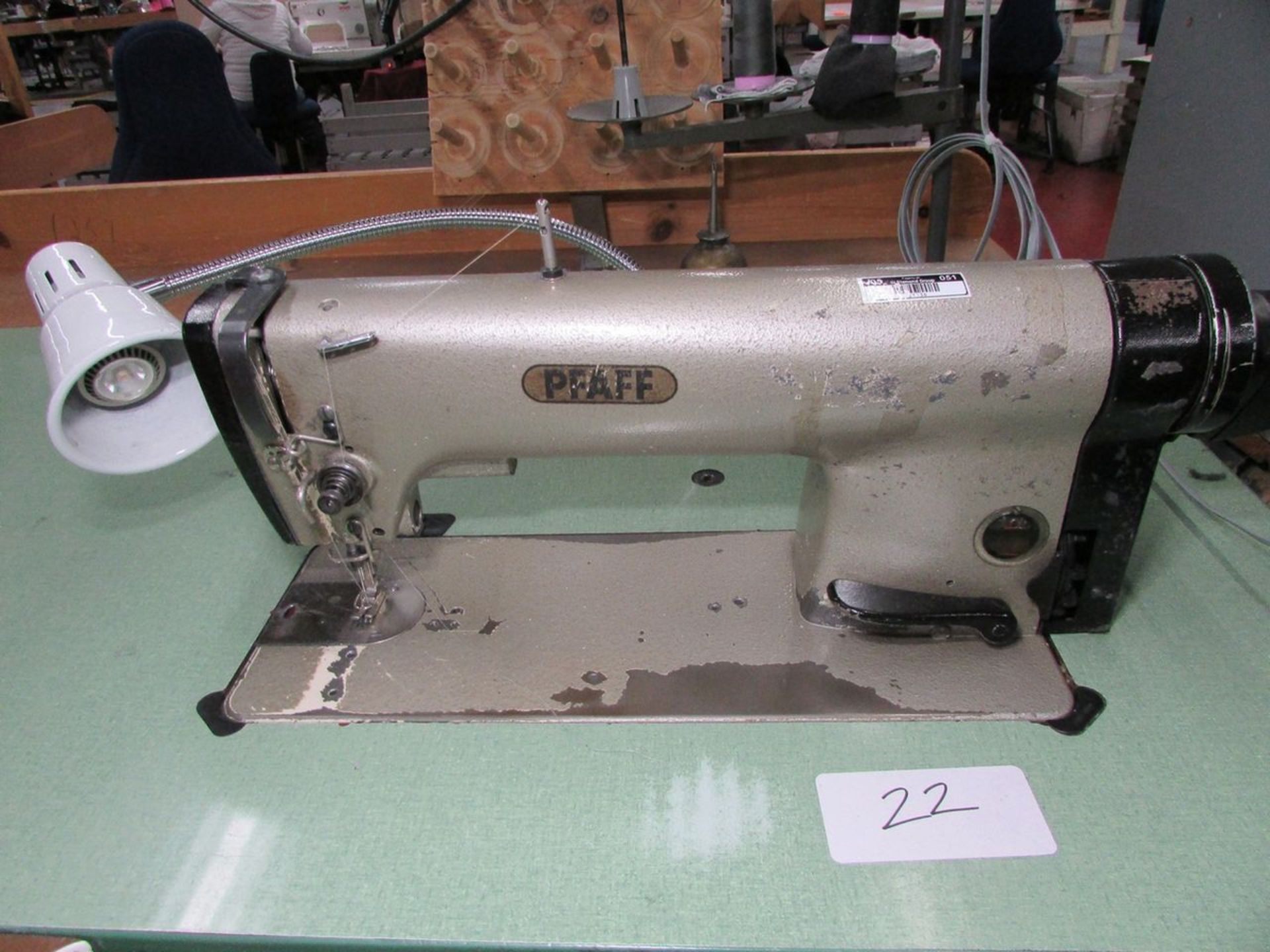 Pfaff Model 463-34/01 (S/N: 1322568) Single Needle Lockstitch Sewing Machine, Back Tack, Auto Needle - Image 3 of 9