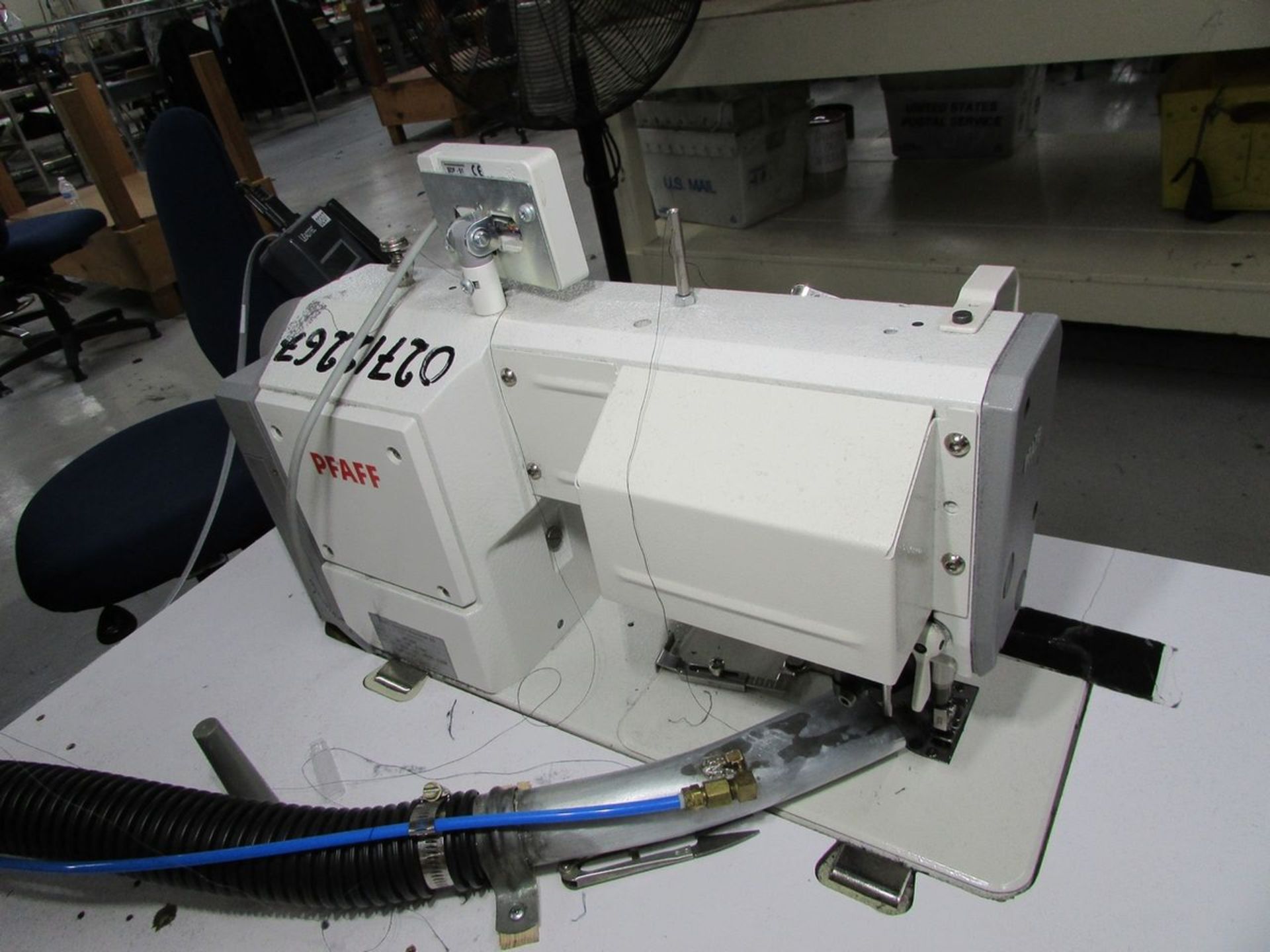 Pfaff Model 1181-321/001 (S/N: 2712267) Single Needle Lockstitch Close Sleeve Lining Sewing Machine, - Image 9 of 10