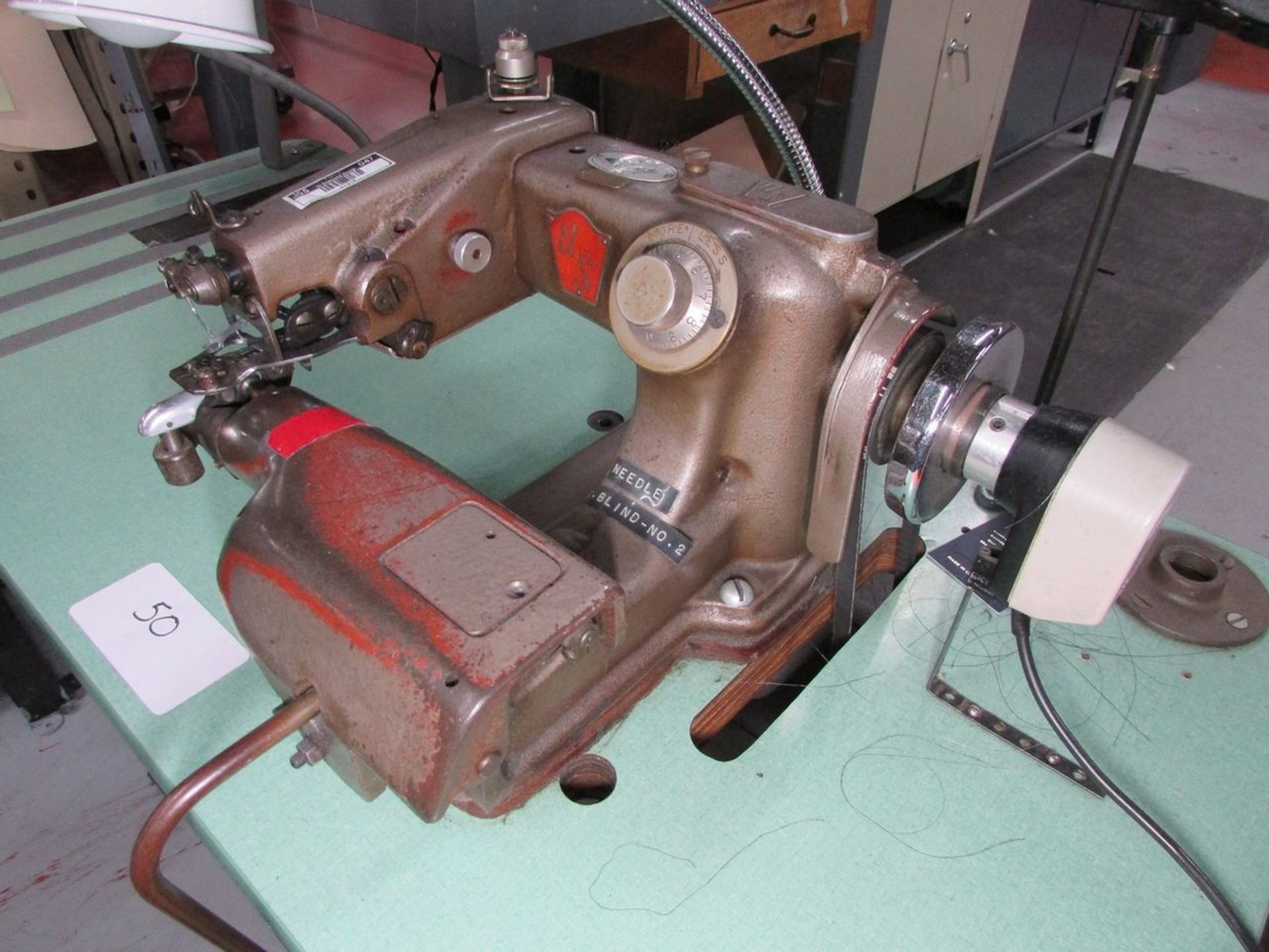 US Model 99-LR (S/N: 33114) Blind Stitch Sewing Machine, Auto Needle Positioner and Table - Image 6 of 10