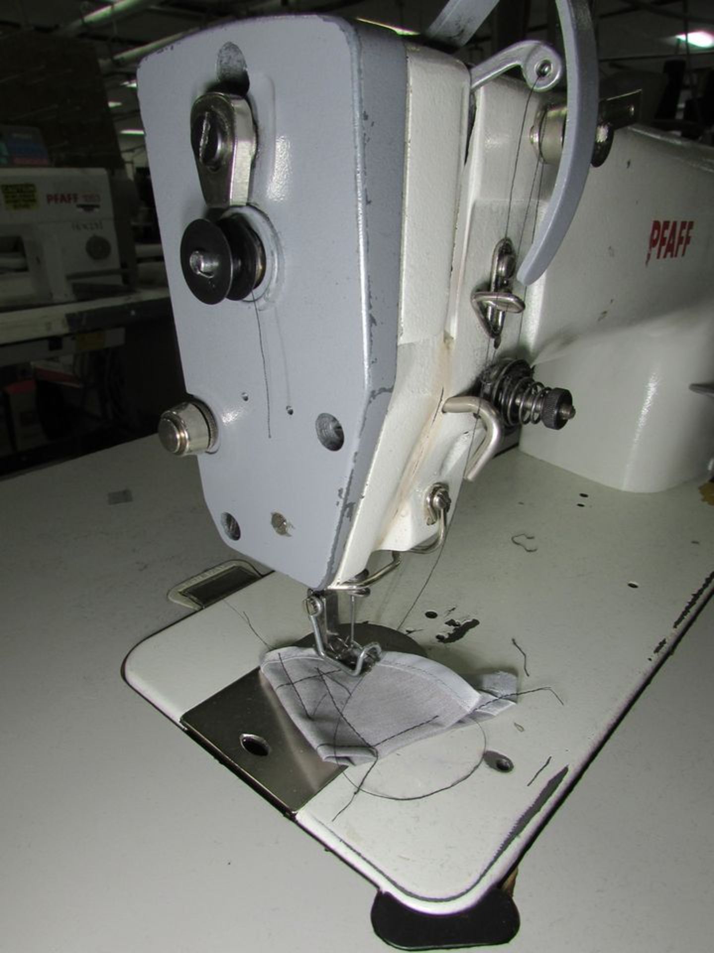 Pfaff Model 563K (S/N: 1597734) Single Needle Chainstitch Sewing Machine, Auto Needle Positioner, - Image 6 of 11