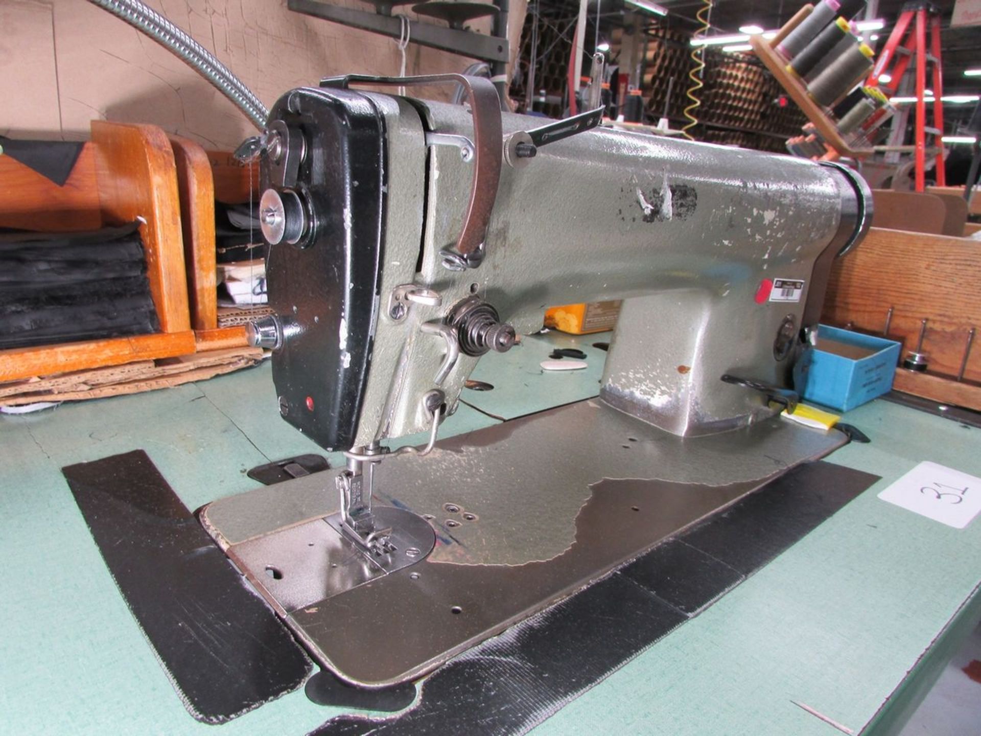 Pfaff Model 463-34/01 (S/N: 1292142) Single Needle Lockstitch Sewing Machine, Back Tack, Auto Needle - Image 4 of 10