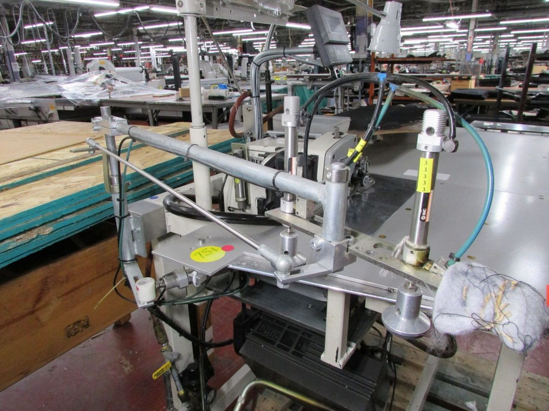 Automatic Serging Table with Pegasus S52-134B 3-Thread Overlock Sewing Machine, Comelz Argo 42A - Image 8 of 16
