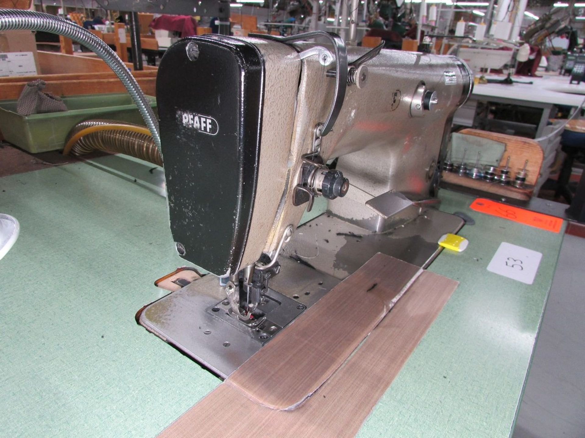 Pfaff Model 481-731/11 (S/N: 214739) Single Needle Lockstitch Sewing Machine, Edge Trimmer, Auto - Image 4 of 9