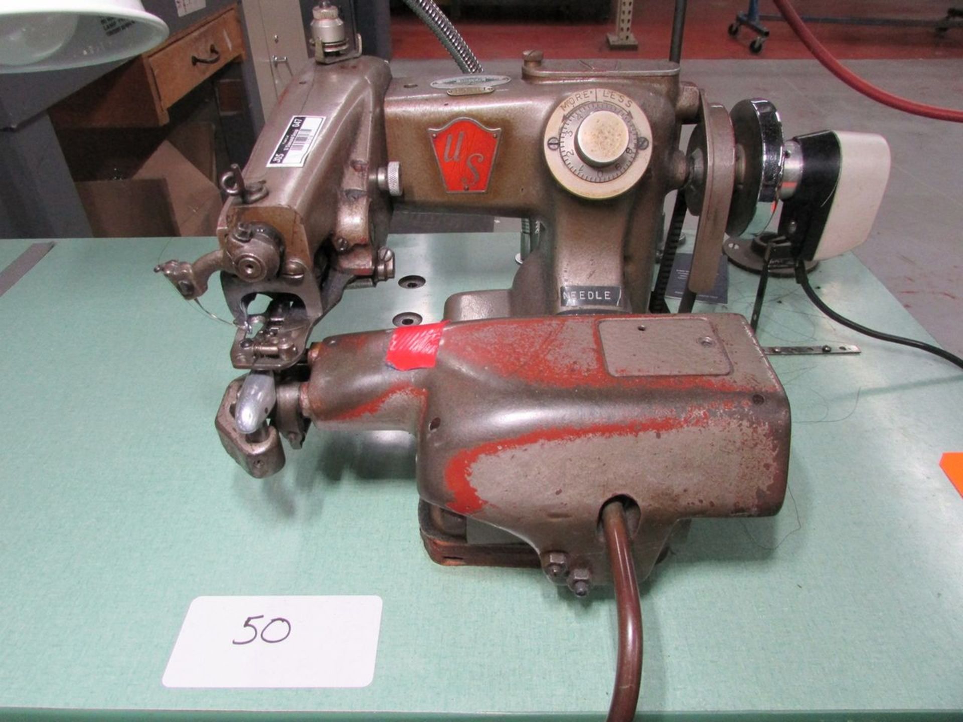 US Model 99-LR (S/N: 33114) Blind Stitch Sewing Machine, Auto Needle Positioner and Table - Image 3 of 10