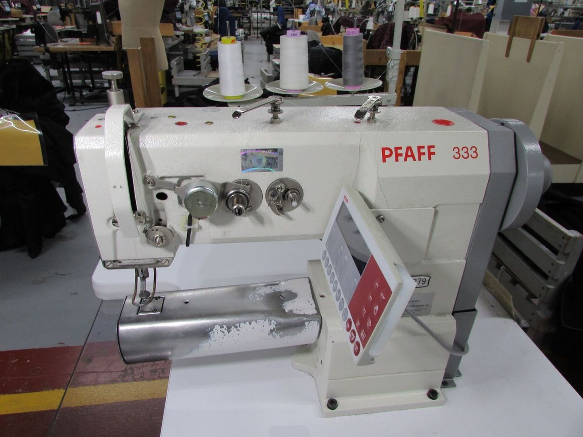 Pfaff Model 333-712/02 (S/N: 7255691) Single Needle Lockstitch Cylinder Bed Sewing Machine, Auto - Image 4 of 11