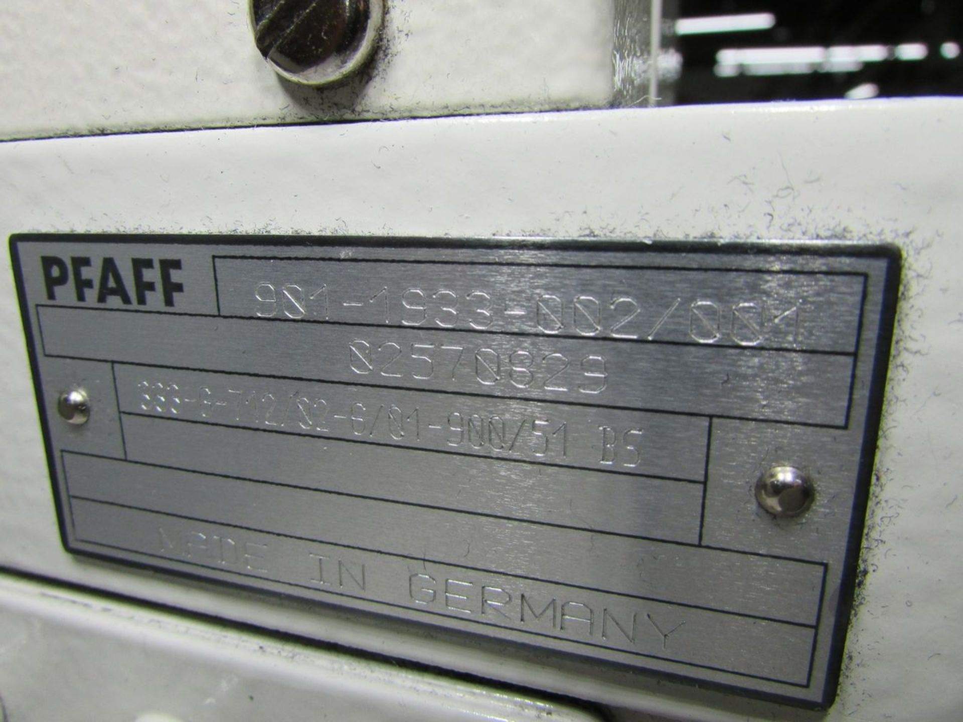 Pfaff Model 333G-712/02-6 (S/N: 2570829) Single Needle Lockstitch Cylinder Bed Sewing Machine, Pfaff - Image 10 of 10