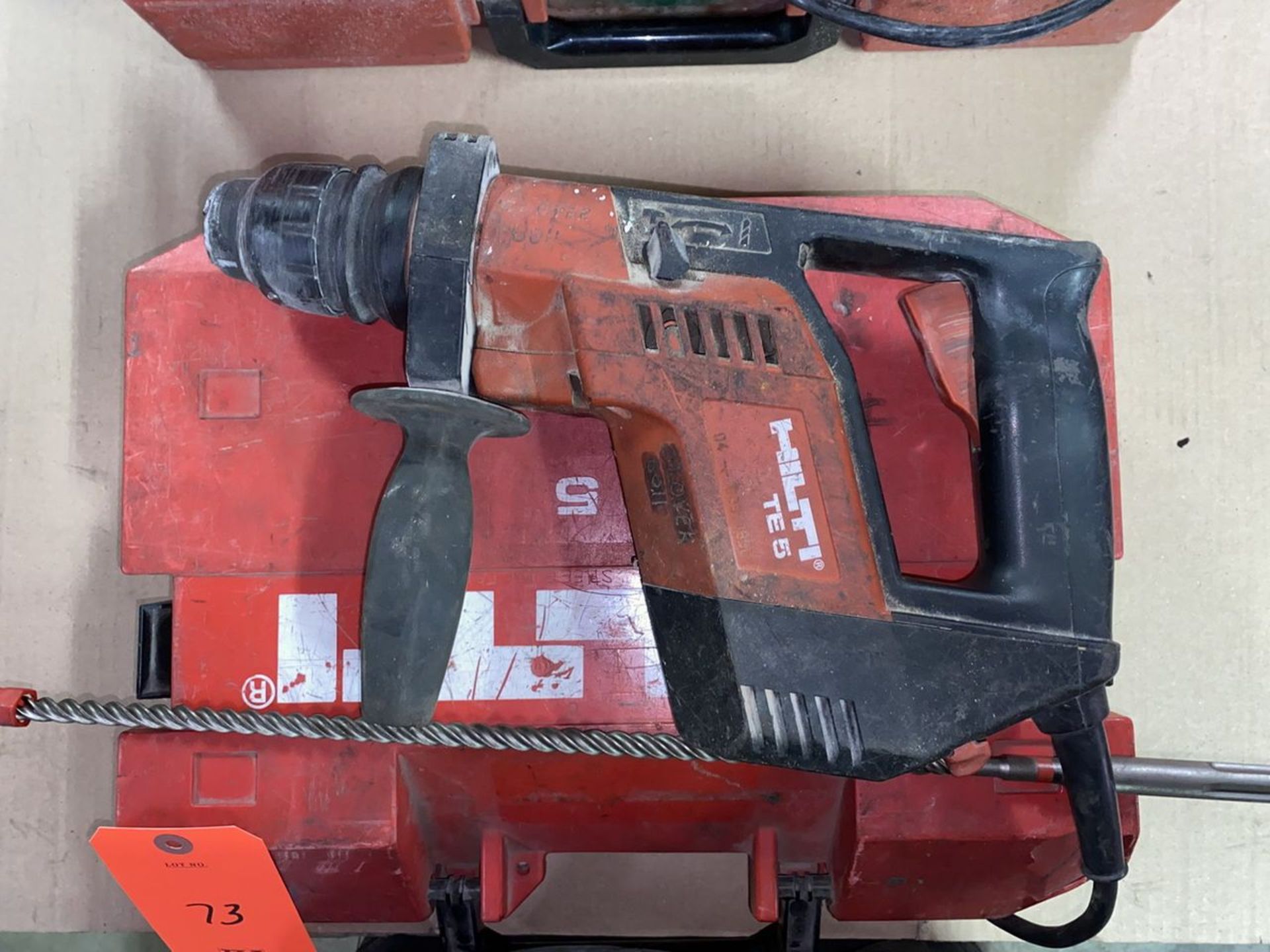 Hilti 1/2 in. Model TE-5 Rotary Hammer; 115-V, AC, with 1/2 in. Drill and Carrying Case - Image 2 of 2