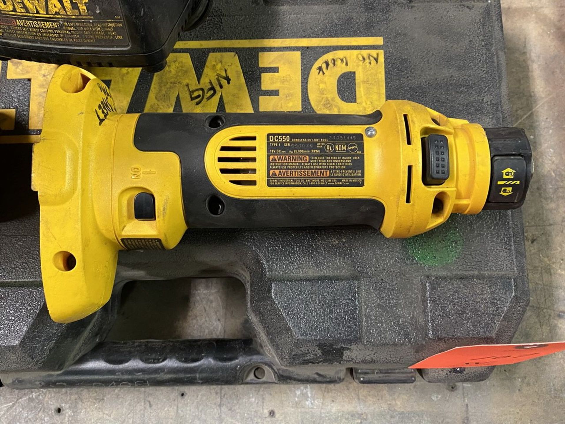 Lot - (1) DeWalt Model DC550 Cordless Cut Out Tool, 18-V; (1) DeWalt 1/2 in. Model DCD985 Cordless - Image 2 of 4